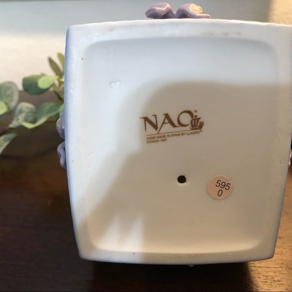 NAO by Lladró Bunnies in a gift box. - Picture 4 of 10